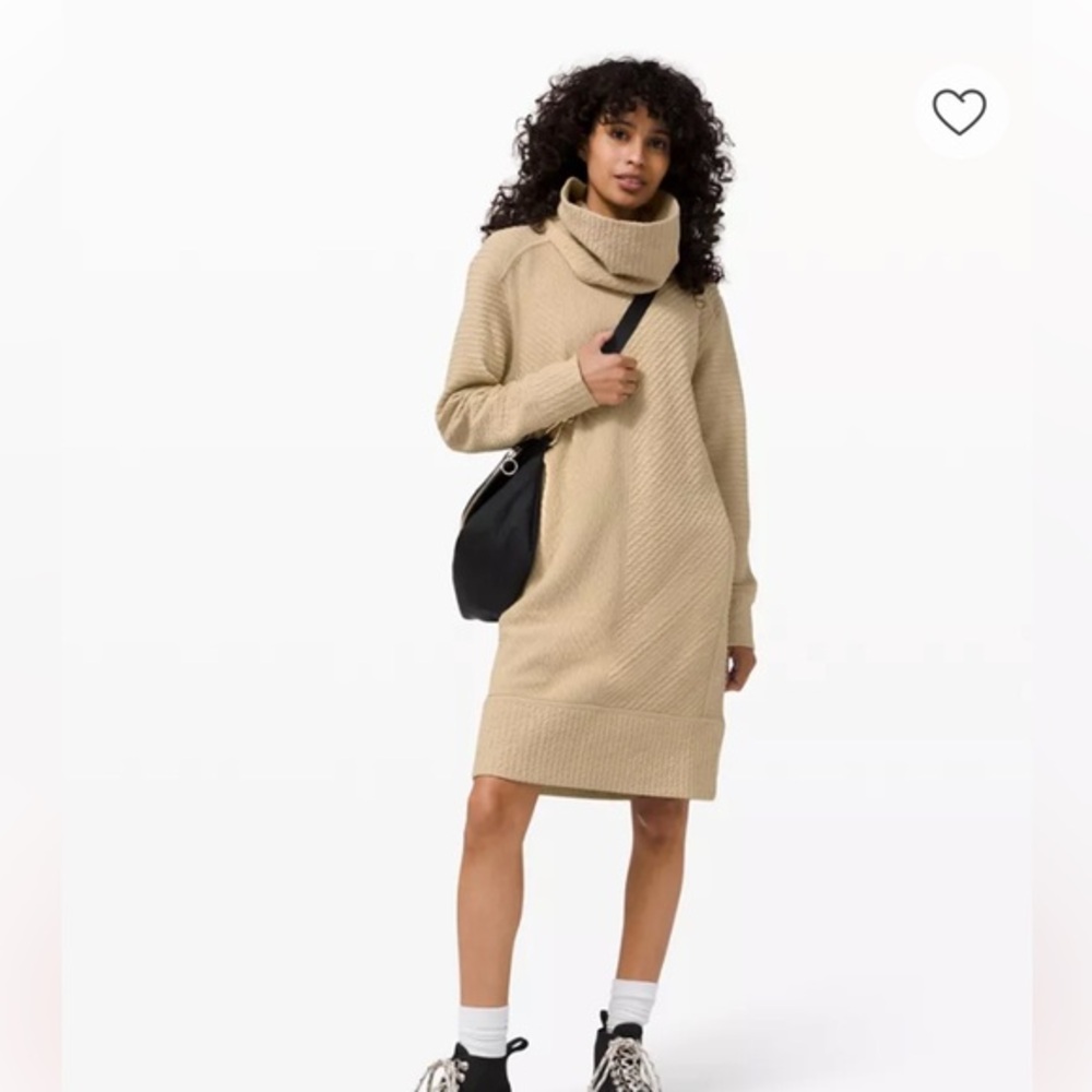 Lululemon On Repeat dress with removable collar to adjust warm cold days size 4